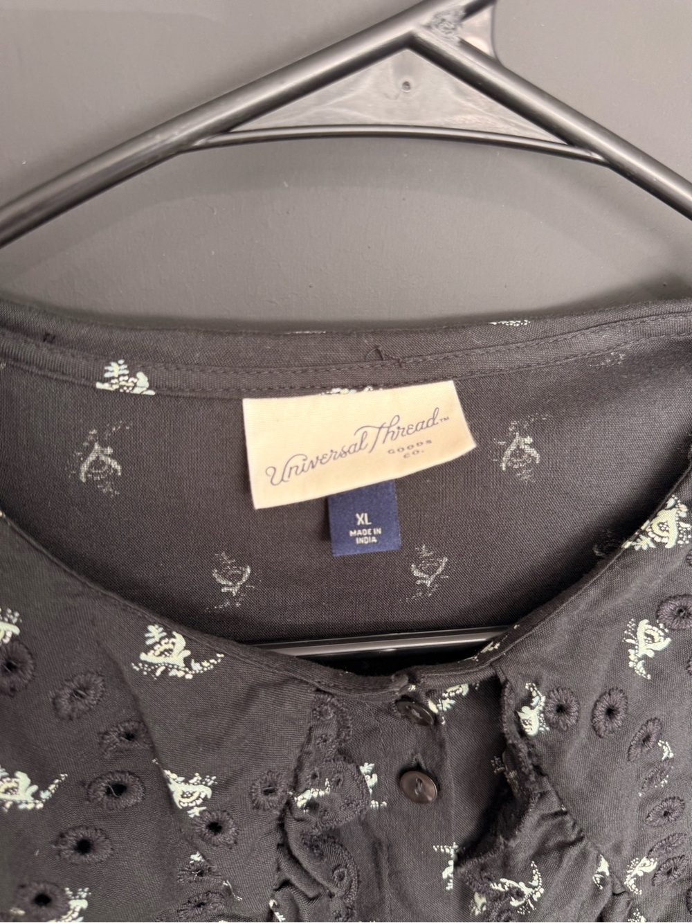Universal Thread Gray Ruffled Floral-Print Button-Up Blouse - Picture 4 of 5